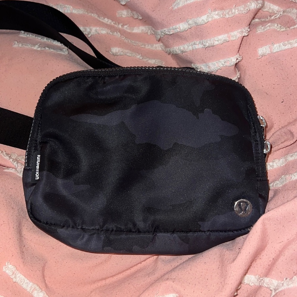 Everywhere Belt Bag 2L